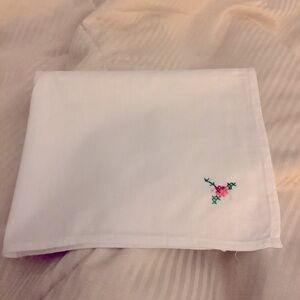 Napkins Vintage White Cloth With Embroidered Flower